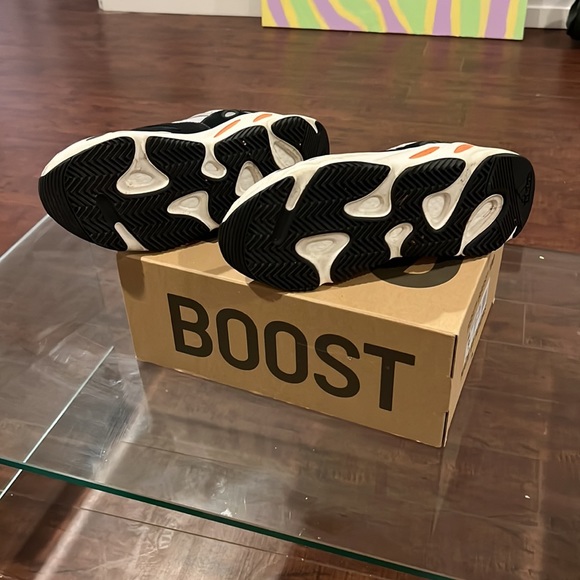 Adidas Yeezy Boost 700 Wave Runner - Picture 6 of 7